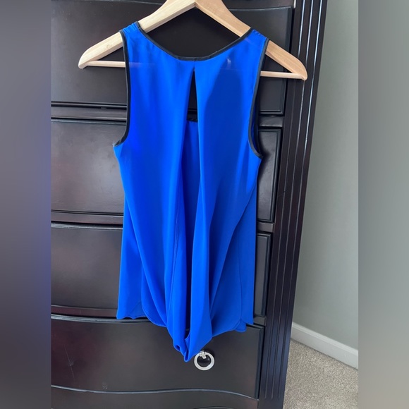 Express Top - Picture 2 of 4